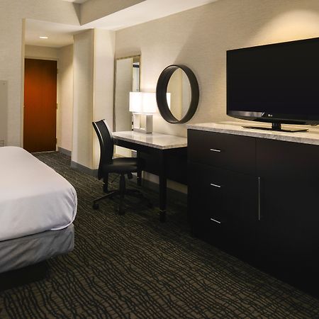 Crowne Plaza Springfield Convention Center By Ihg Otel Dış mekan fotoğraf